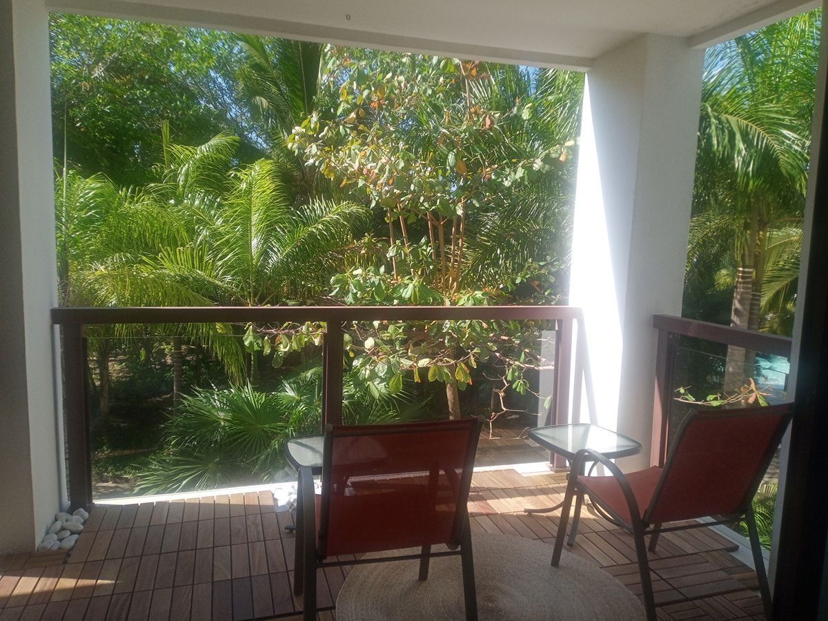 16 de 28: Terraza frontal