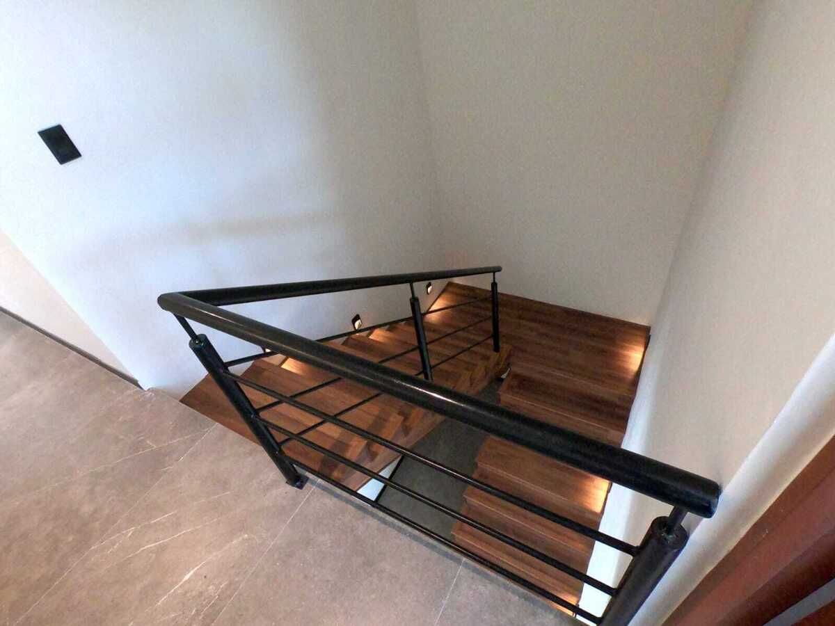 16 of 19