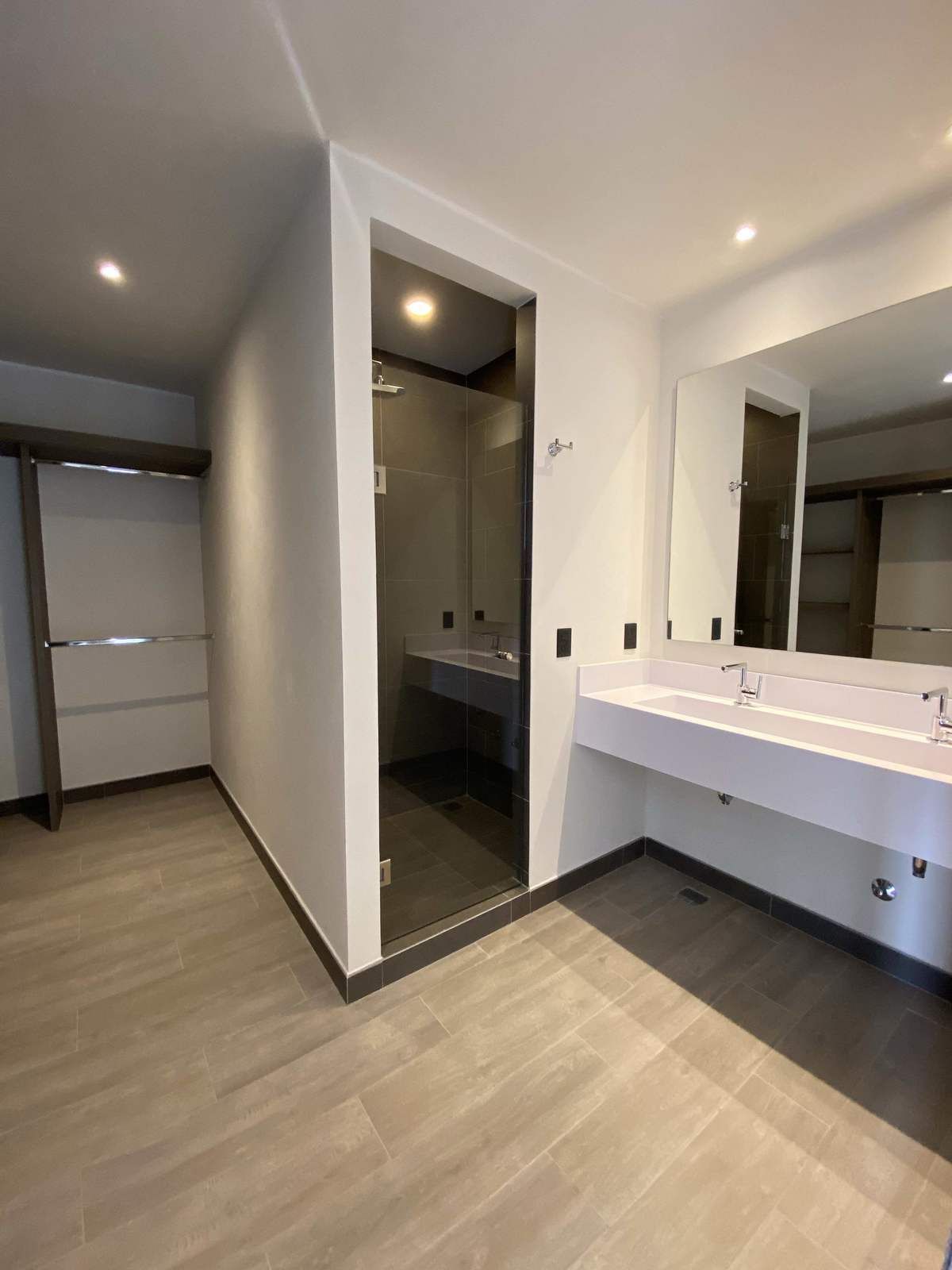 6 de 22: Baño recamara principal