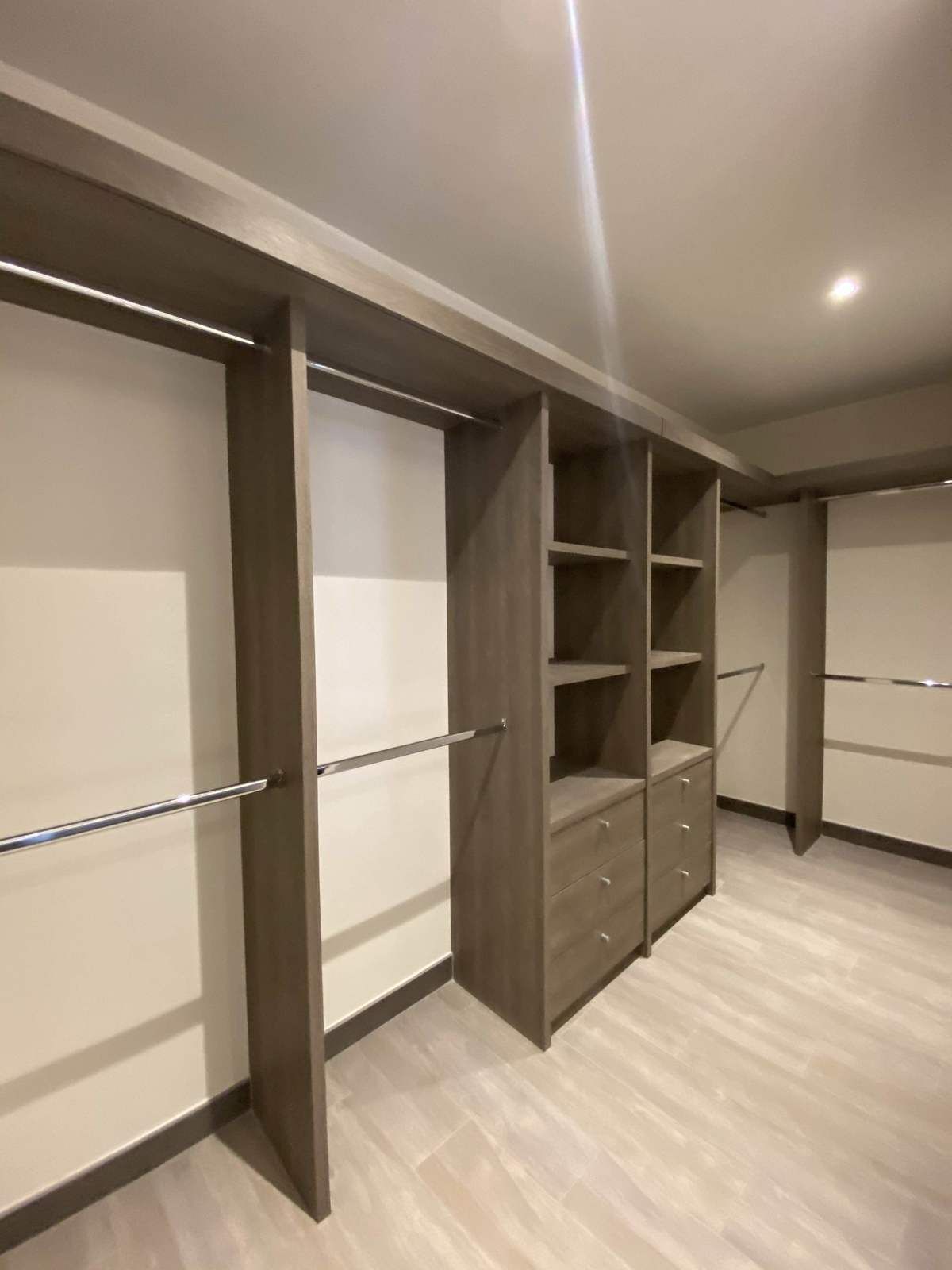 7 de 22: vestidor