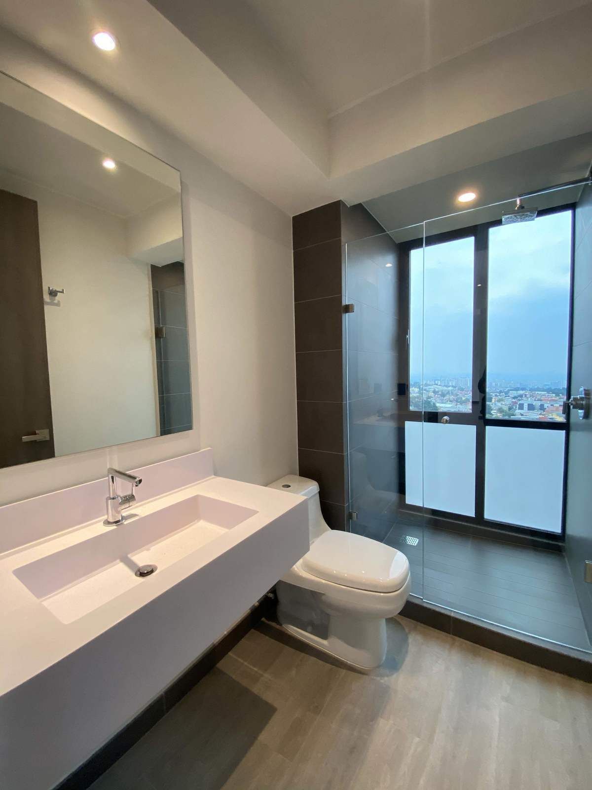 10 de 22: baño auxiliar
