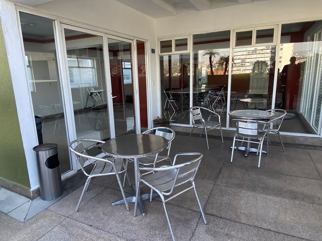 2 de 31: Exterior del salon de fiestas.