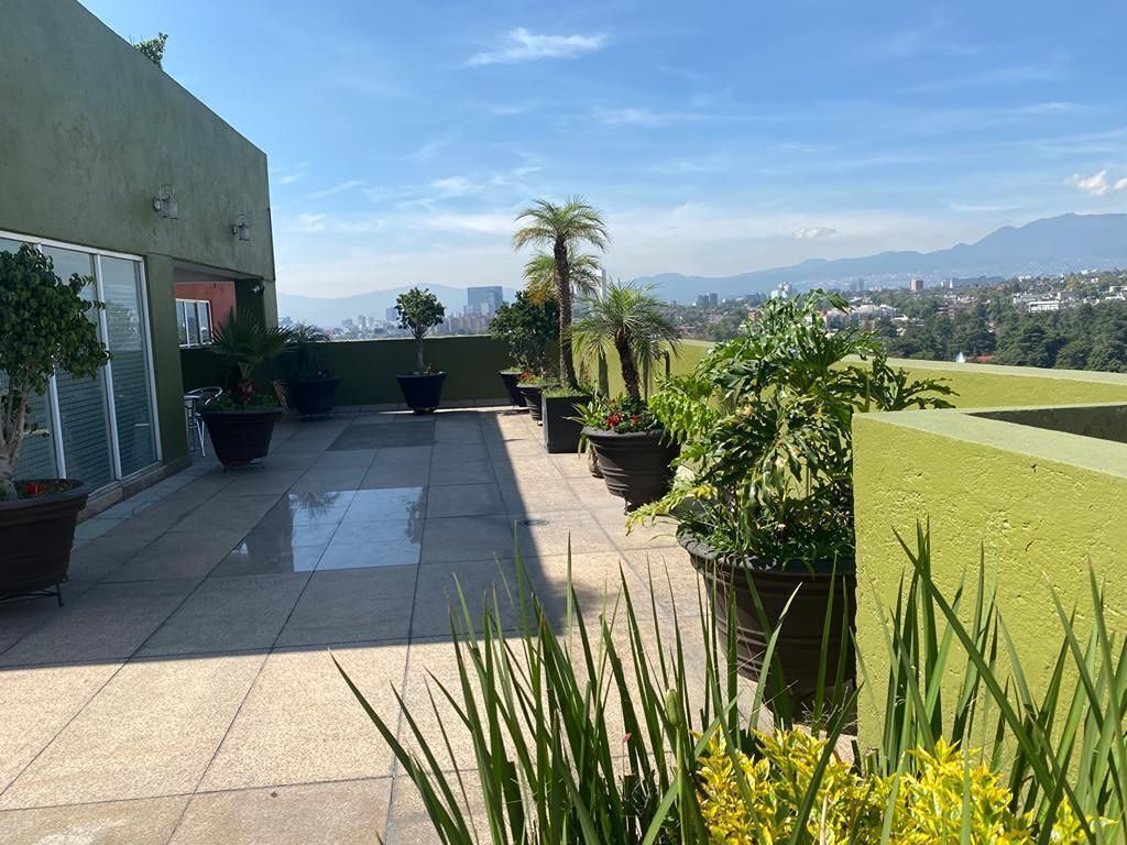 16 de 31: Vista de la terraza adicional del salón de fiestas.