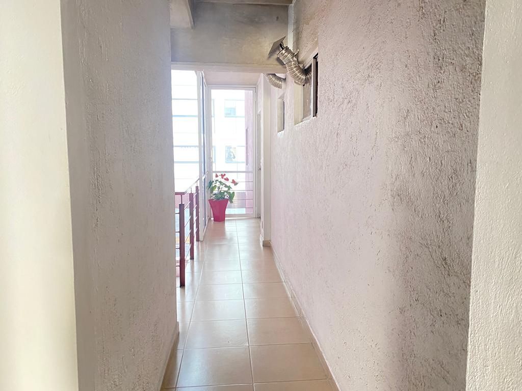 24 de 31: Amplios e iluminados pasillos del edificio