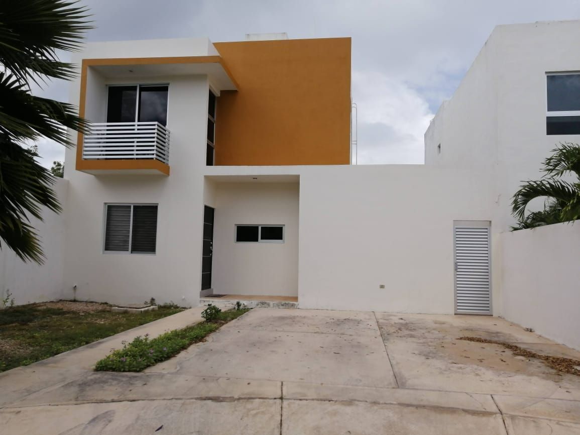 2 of 25: Fachada