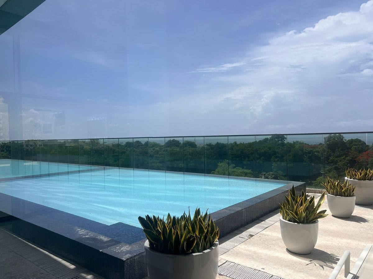 20 de 22: Áreas Sociales: Piscina