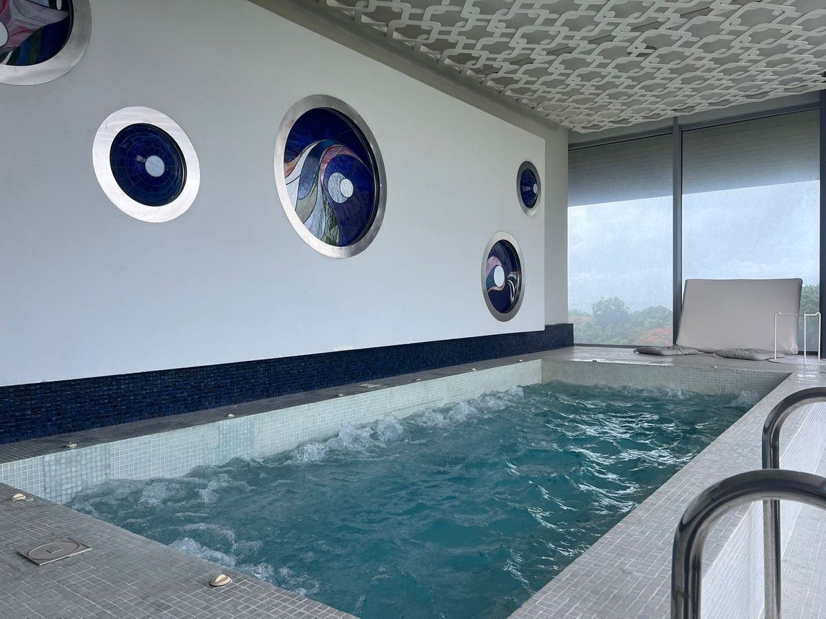 22 de 22: Áreas Sociales: Jacuzzi