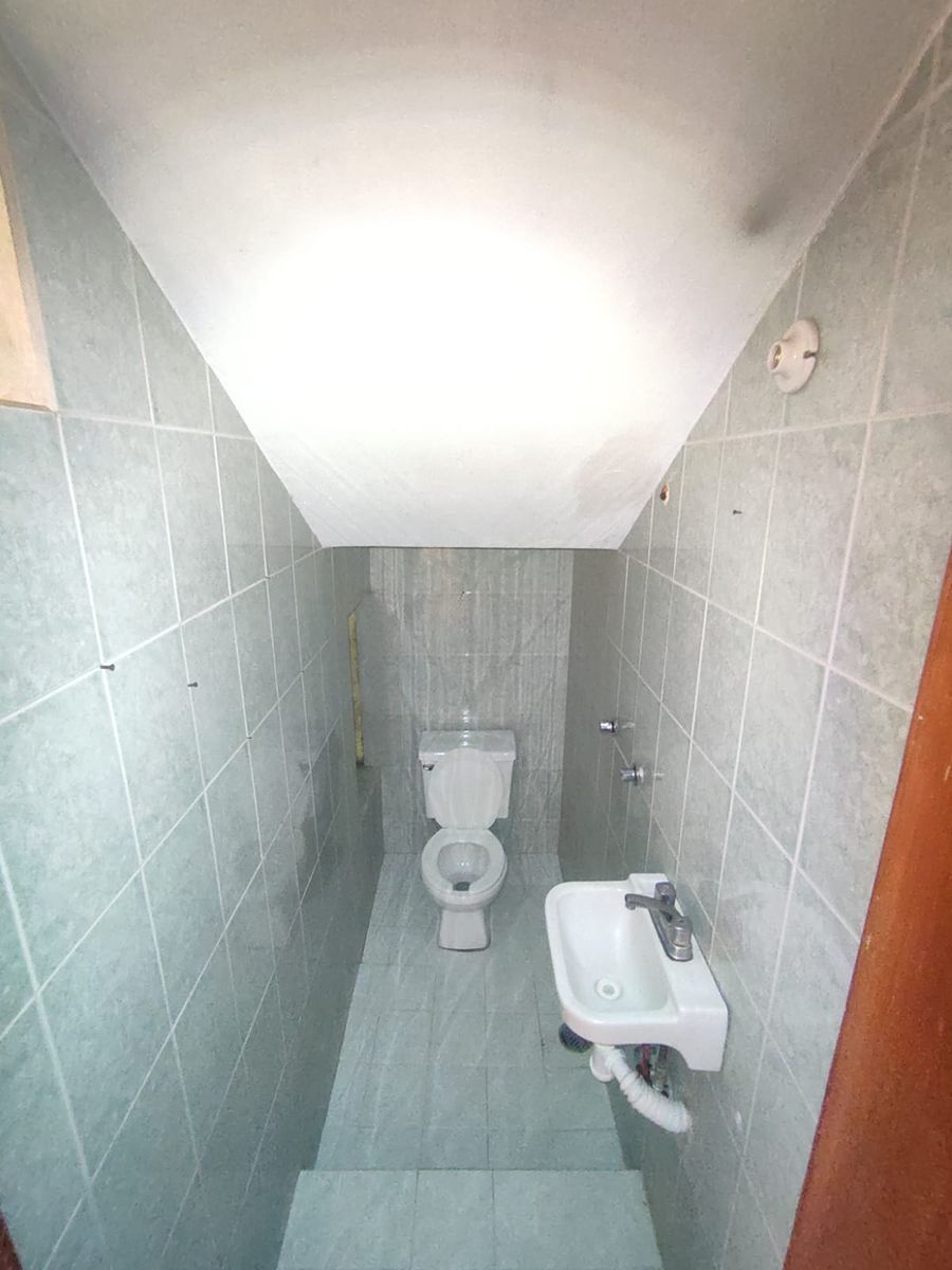 7 de 27: Medio Baño