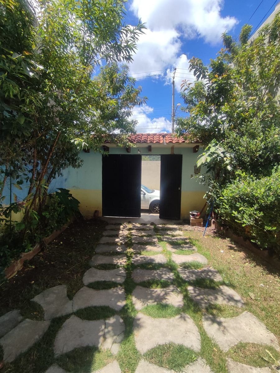 3 de 27: Estacionamiento