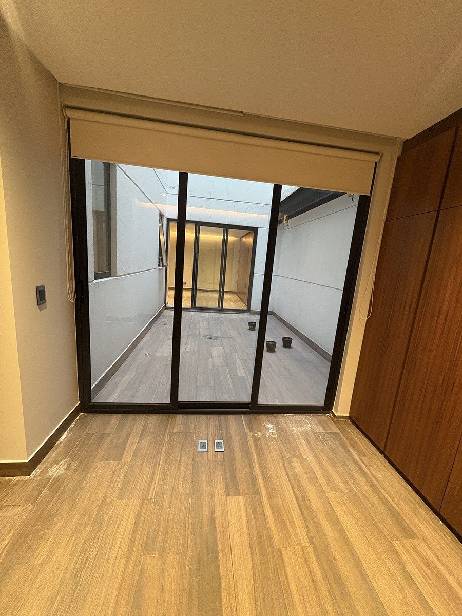 28 de 32: Cubo de luz entre dos habitaciones