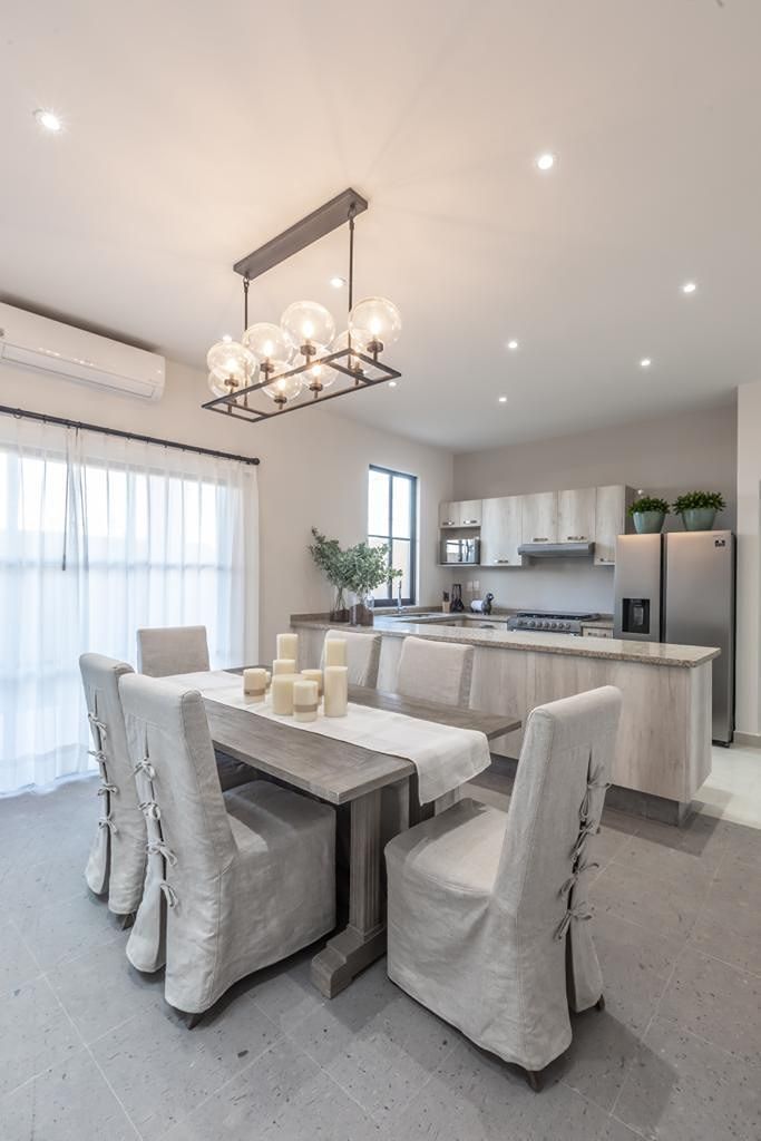 1 de 36: Comedor con Aire Acondicionado y excelente luz natural