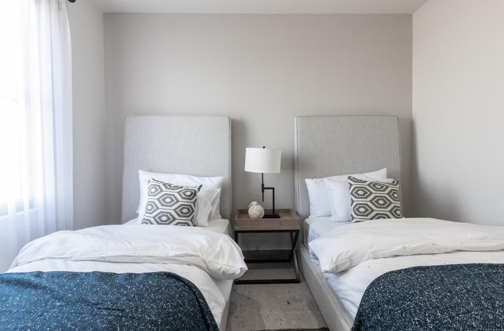 18 de 23: Recámara 3, camas individuales, clóset y aire acondicionado.