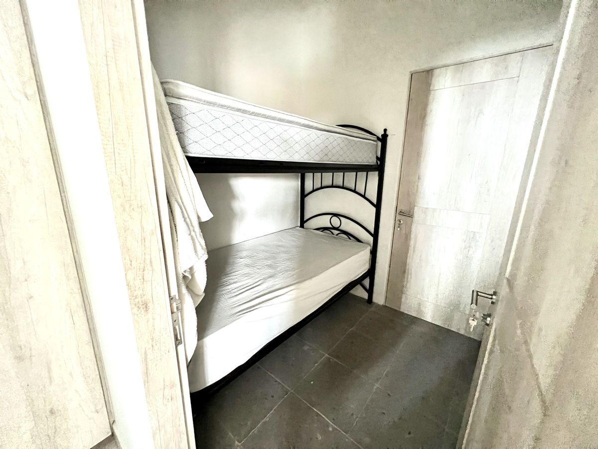 22 de 23: Cuarto de servicio con balo completo, opción de bodega.