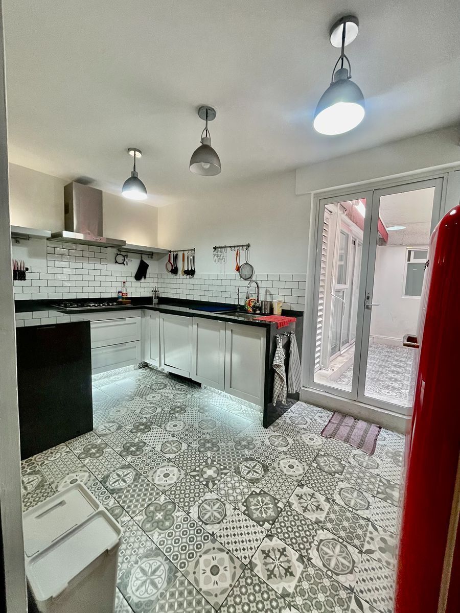 2 de 12: Cocina y patio