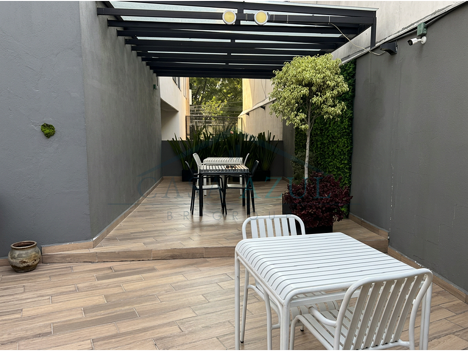 11 of 16: Terraza.
