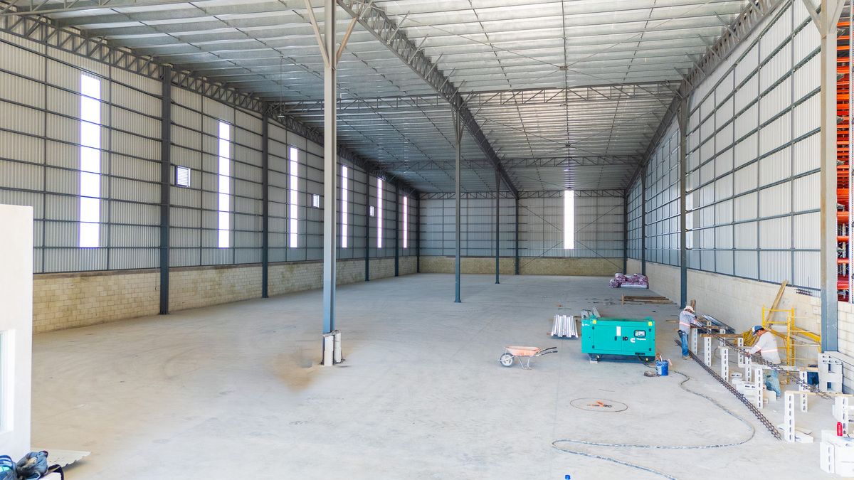 5 de 13: INTERIOR NAVE 2,000 m2