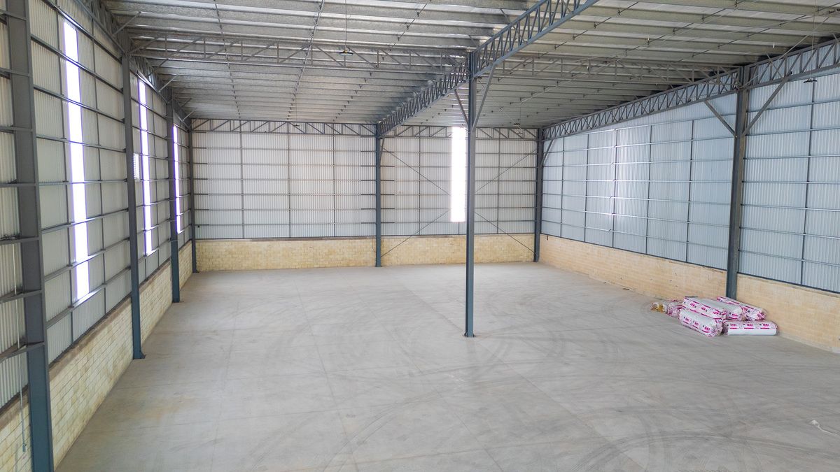 6 de 13: INTERIOR NAVE 2,000 m2