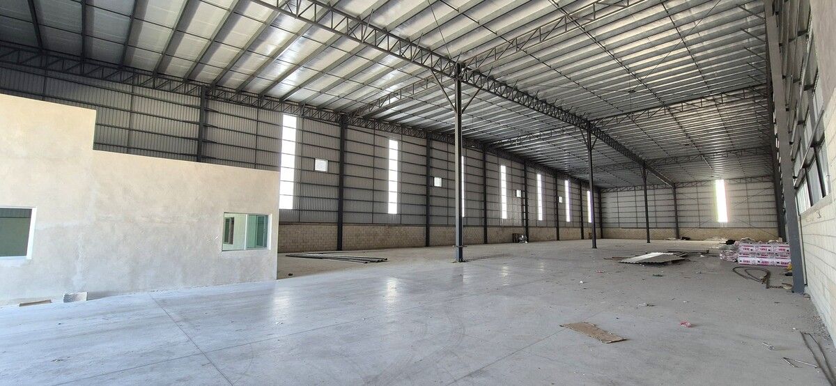 4 de 13: INTERIOR NAVE 2,000 m2 y Oficinas
