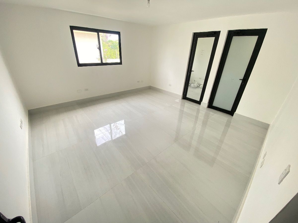 Local Comercial en Rosmil, Santo Domingo Centro (Distrito Nacional), foto 14 de 25
