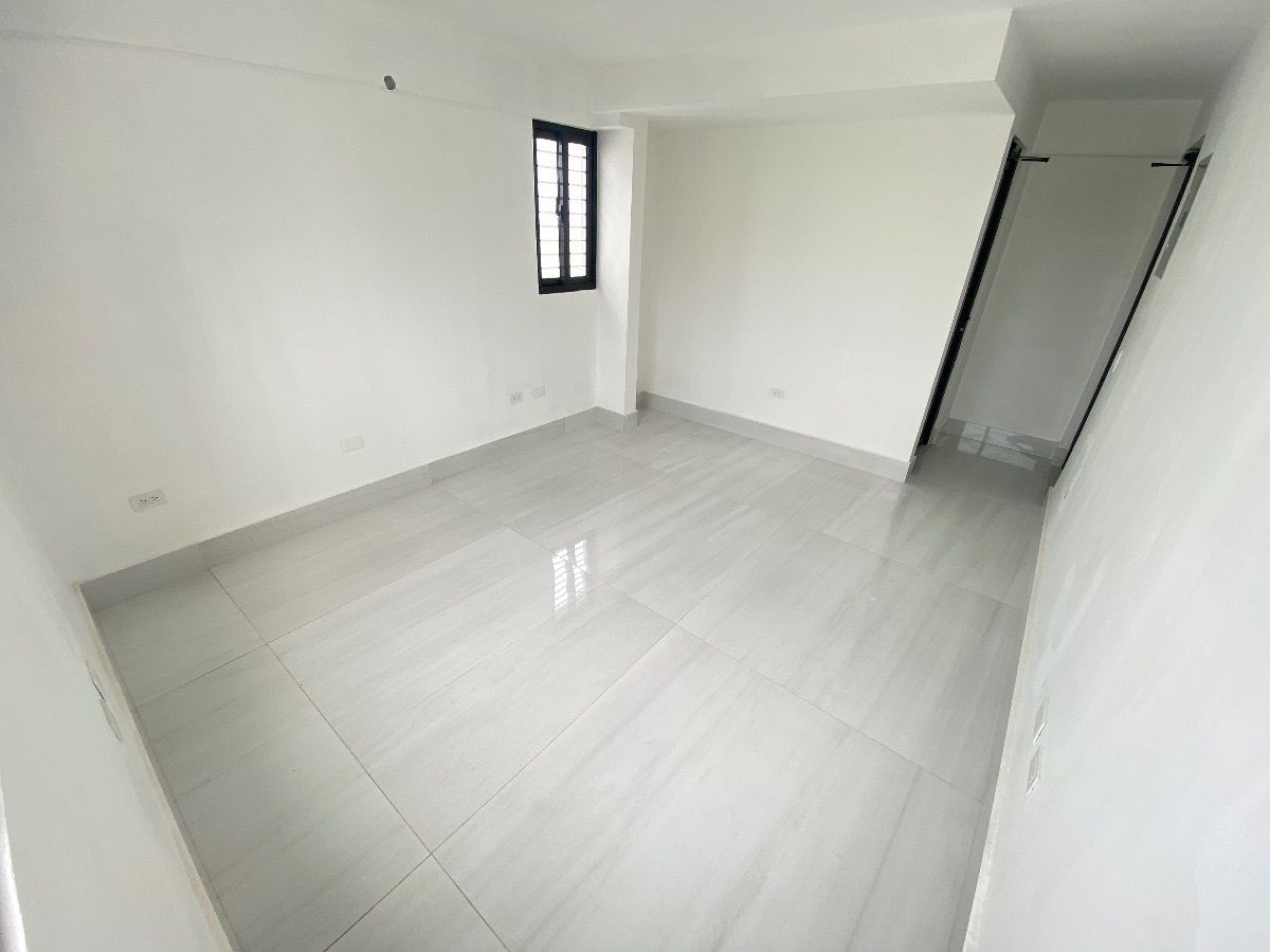 Local Comercial en Rosmil, Santo Domingo Centro (Distrito Nacional), foto 19 de 25