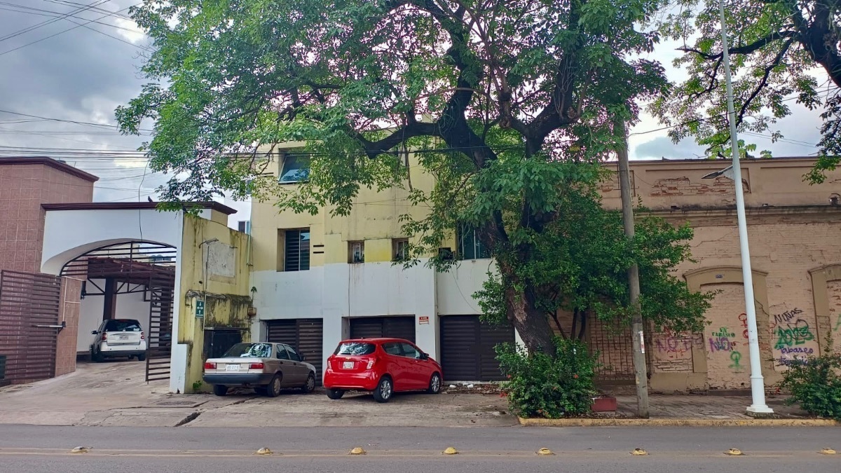 20 de 20: Fachada sobre Av. 27 de Febrero