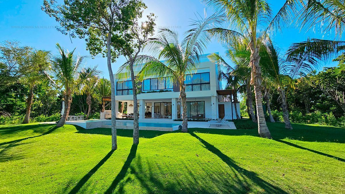 1 de 44: Se Vende Villa con Vista al Golf en Hacienda Punta Cana 1