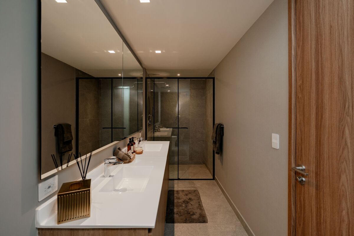 5 of 10: Baño recamara principal