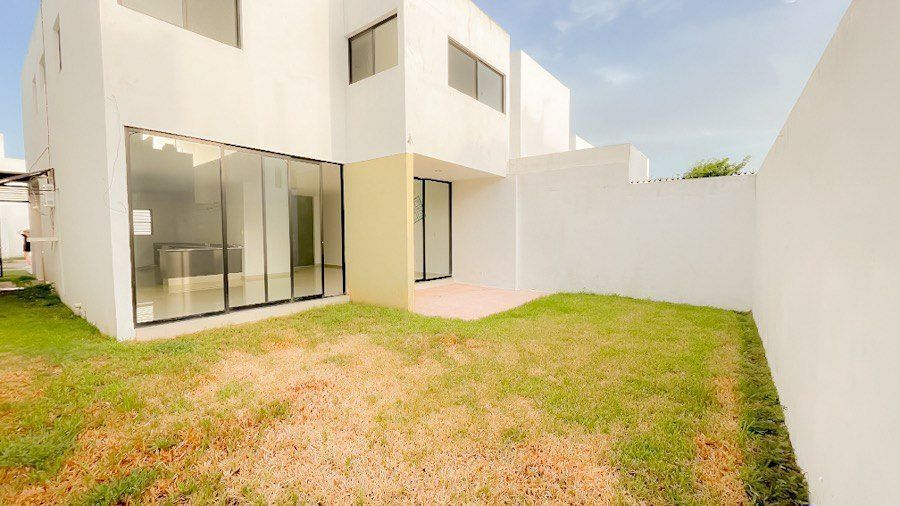 14 de 31: Terraza Patio Trasero