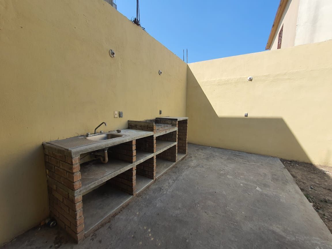 20 de 22: PATIO CON ASADOR