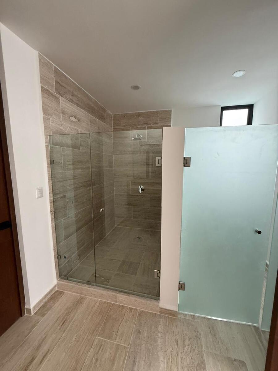 7 de 17: Baño Recámara Principal