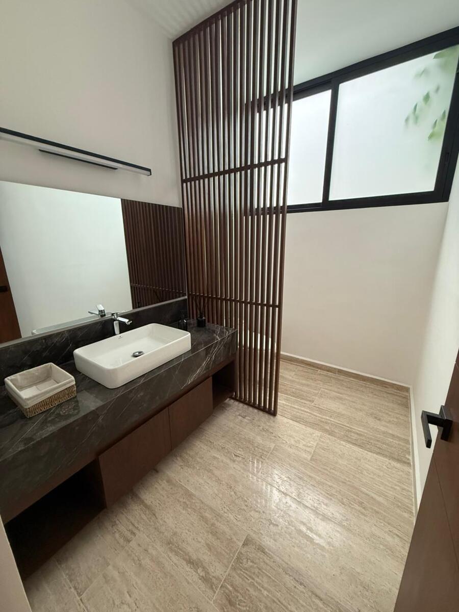 4 de 17: Baño Recámara Planta Baja