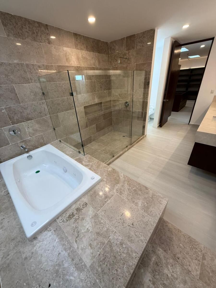 6 de 14: Baño Recámara Principal