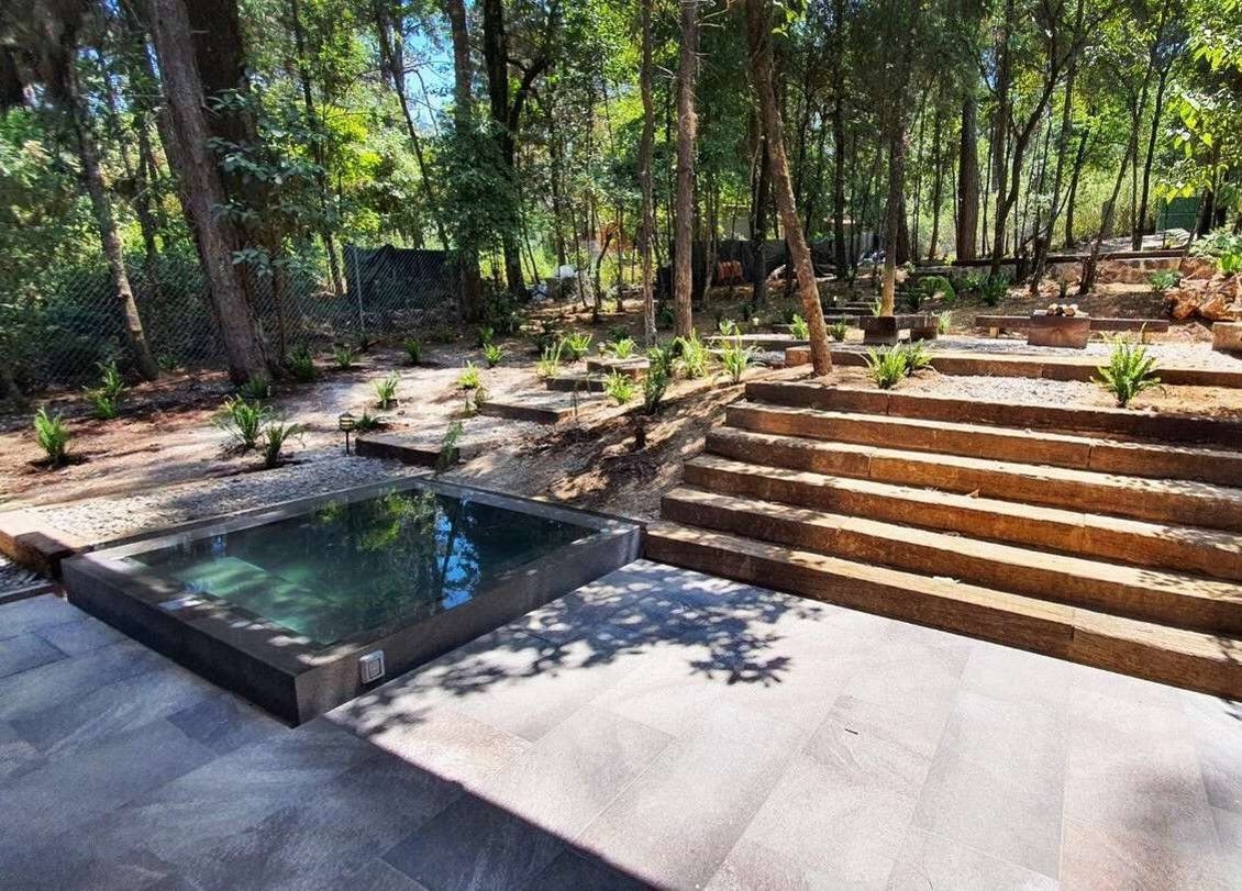 5 of 30: Jacuzzi y firepit