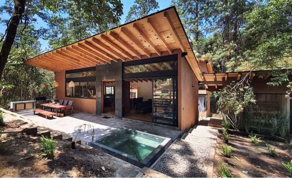 1 of 30: Fachada principal