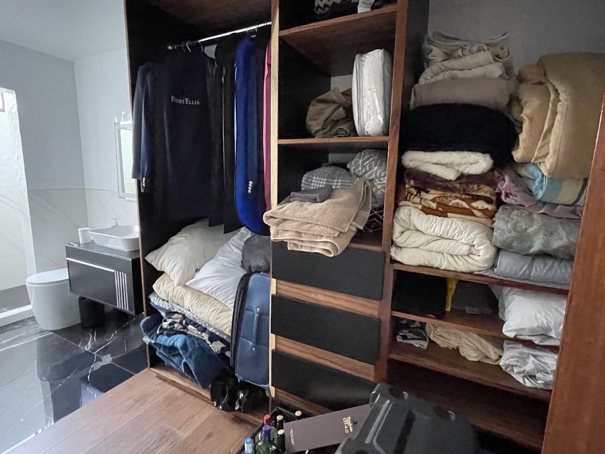 27 de 39: Recámara secundaria 3, Vestidor y Baño