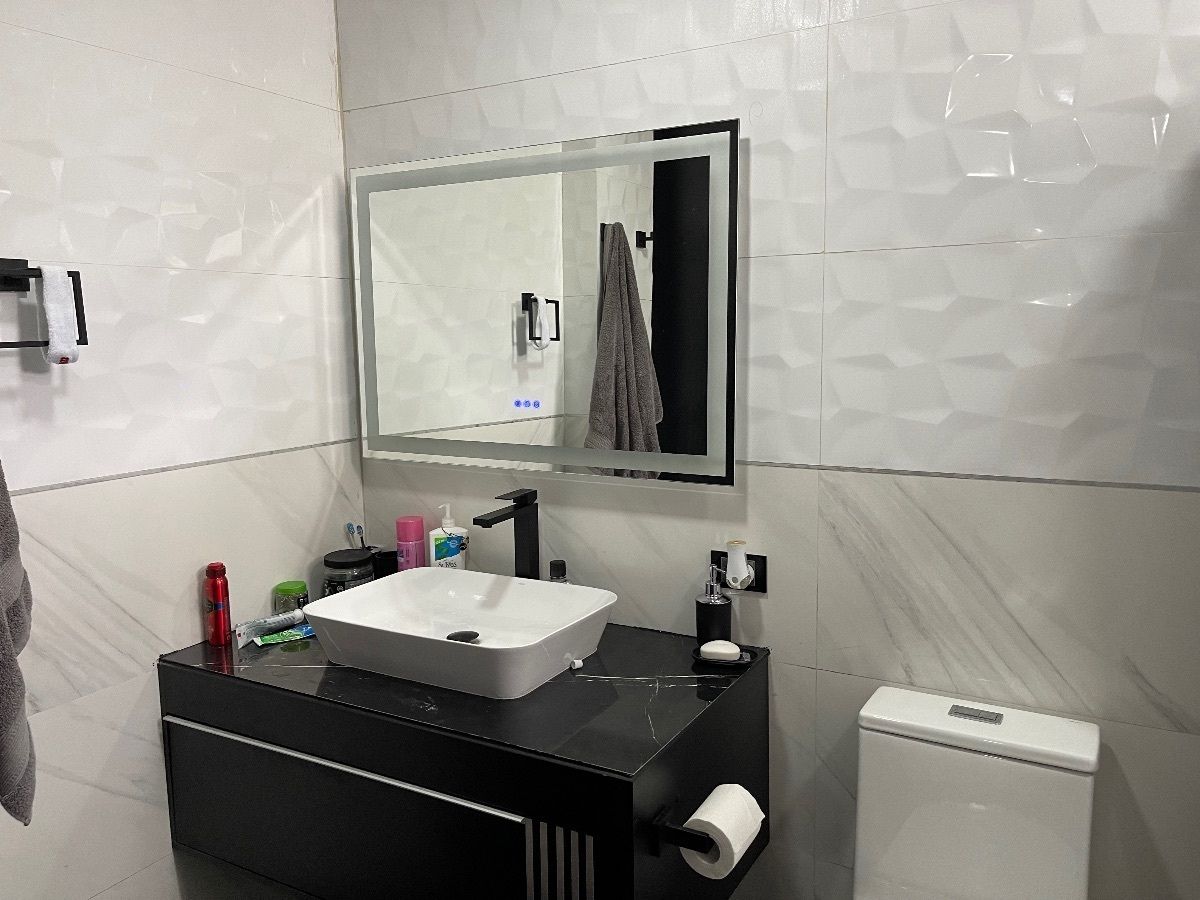 24 de 39: Recámara secundaria 2, Baño