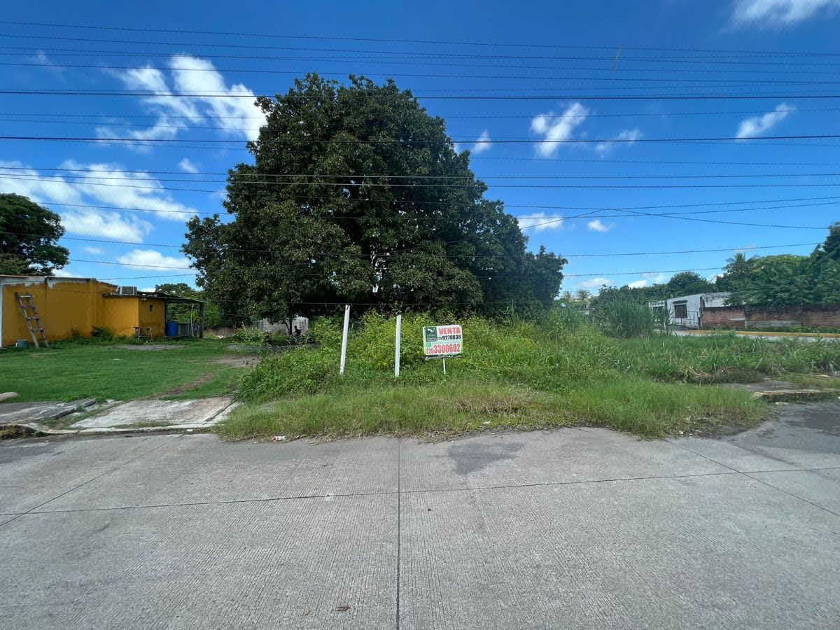 Terreno de 588 m2 EN ESQUINA en venta en JAMAPA, VERACRUZ.