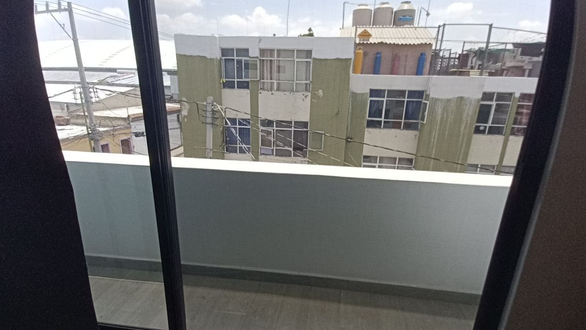 8 de 25: Balcón 3er piso