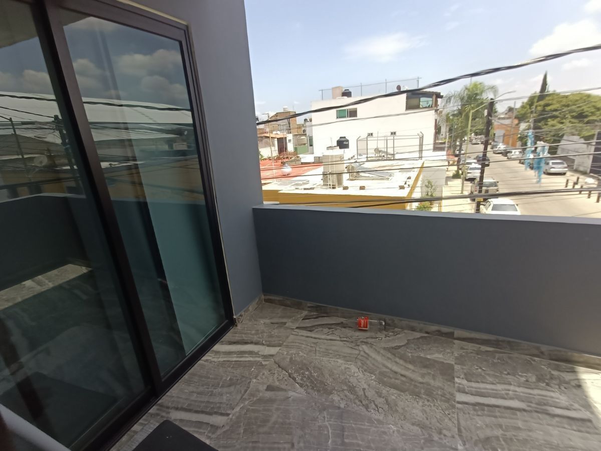 16 de 25: Balcón piso 2