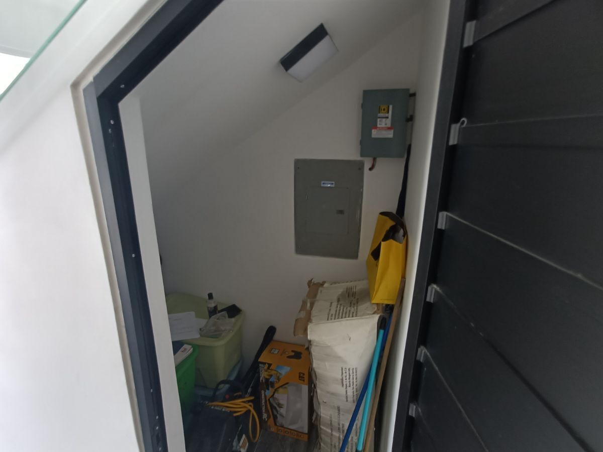 20 de 25: Baño y bodegaestacionamiento