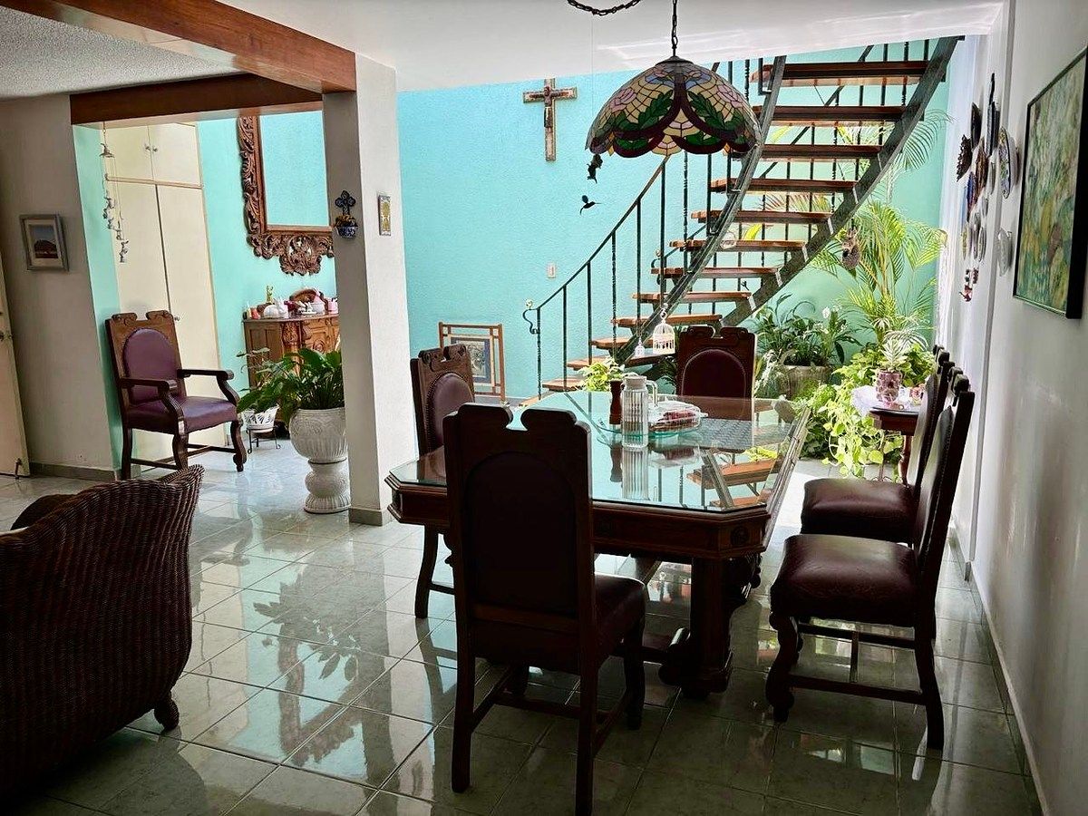 6 of 21: Ante comedor