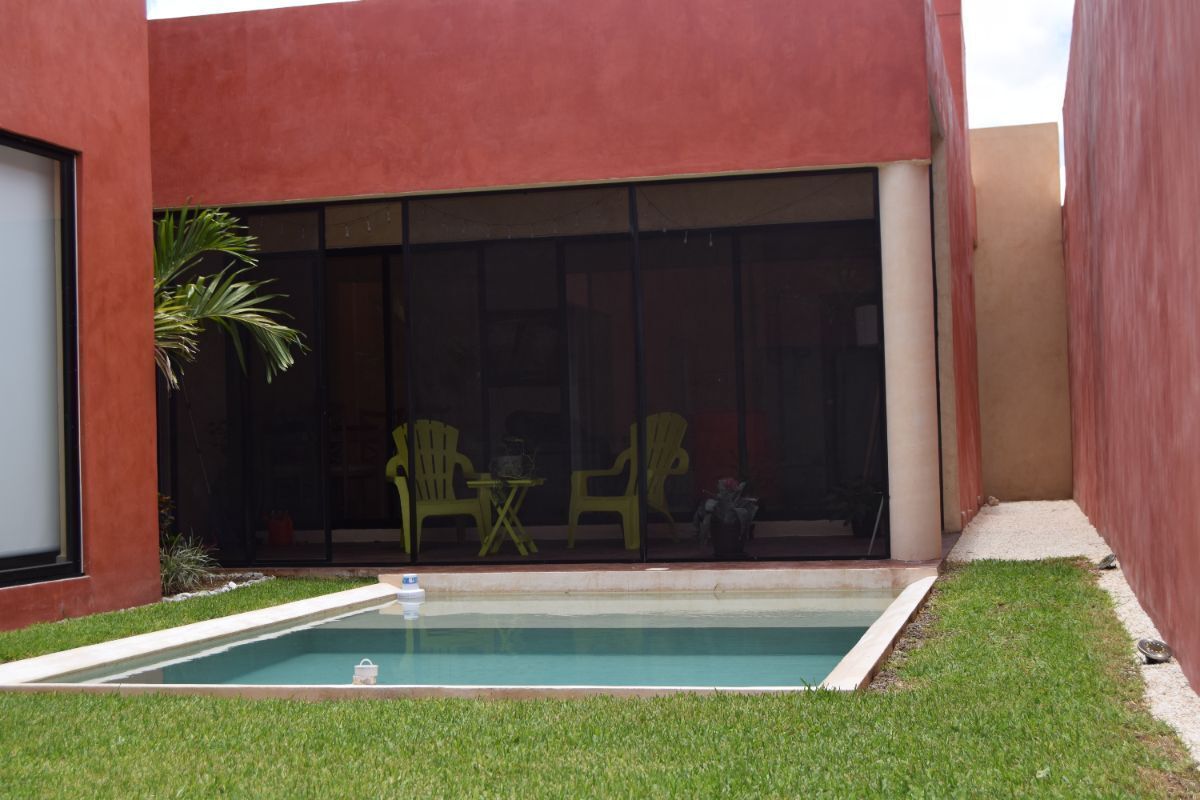 4 de 18: Jardin y Piscina, terraza con protecciones