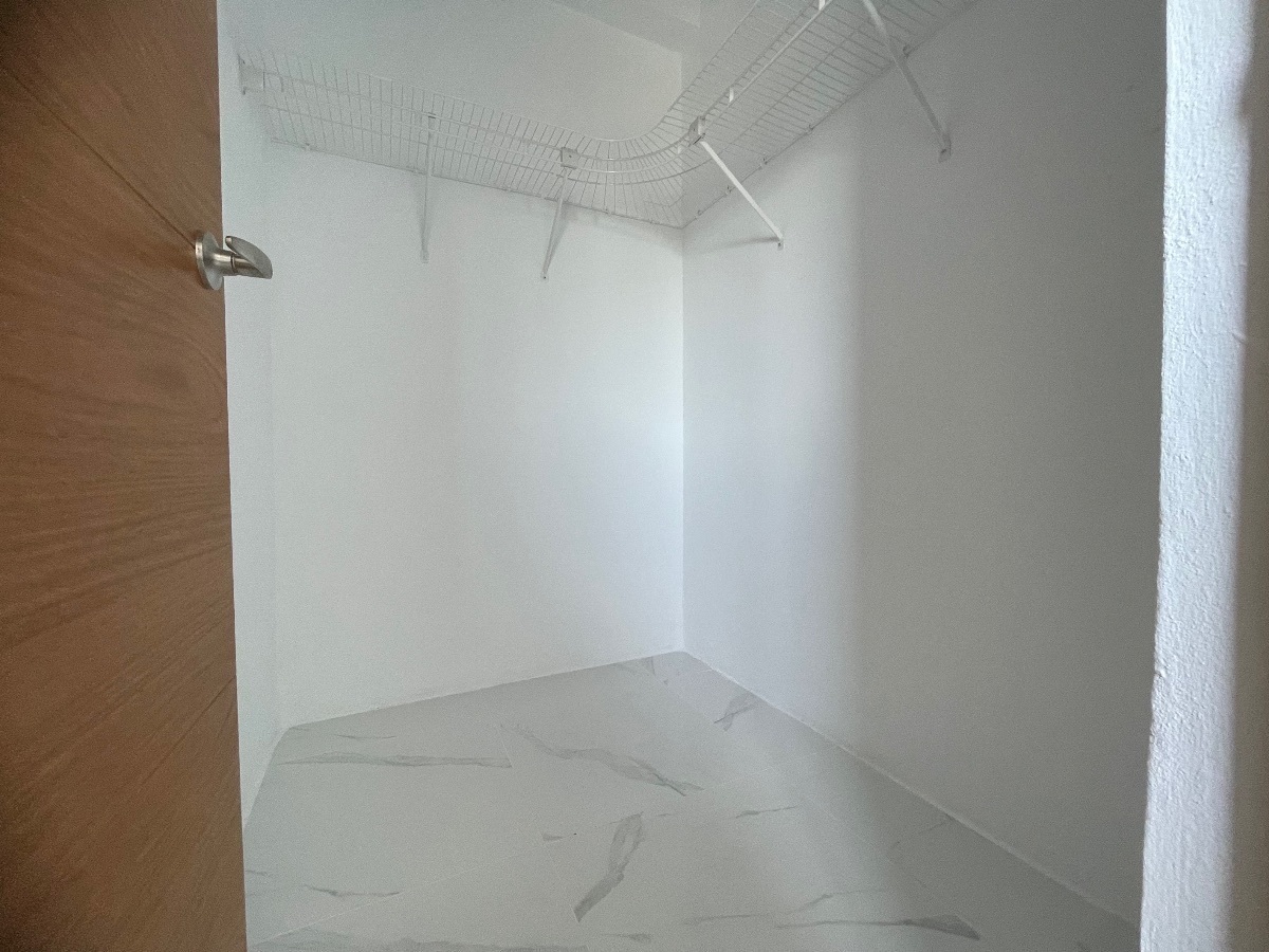11 de 16: Walking closet secundario