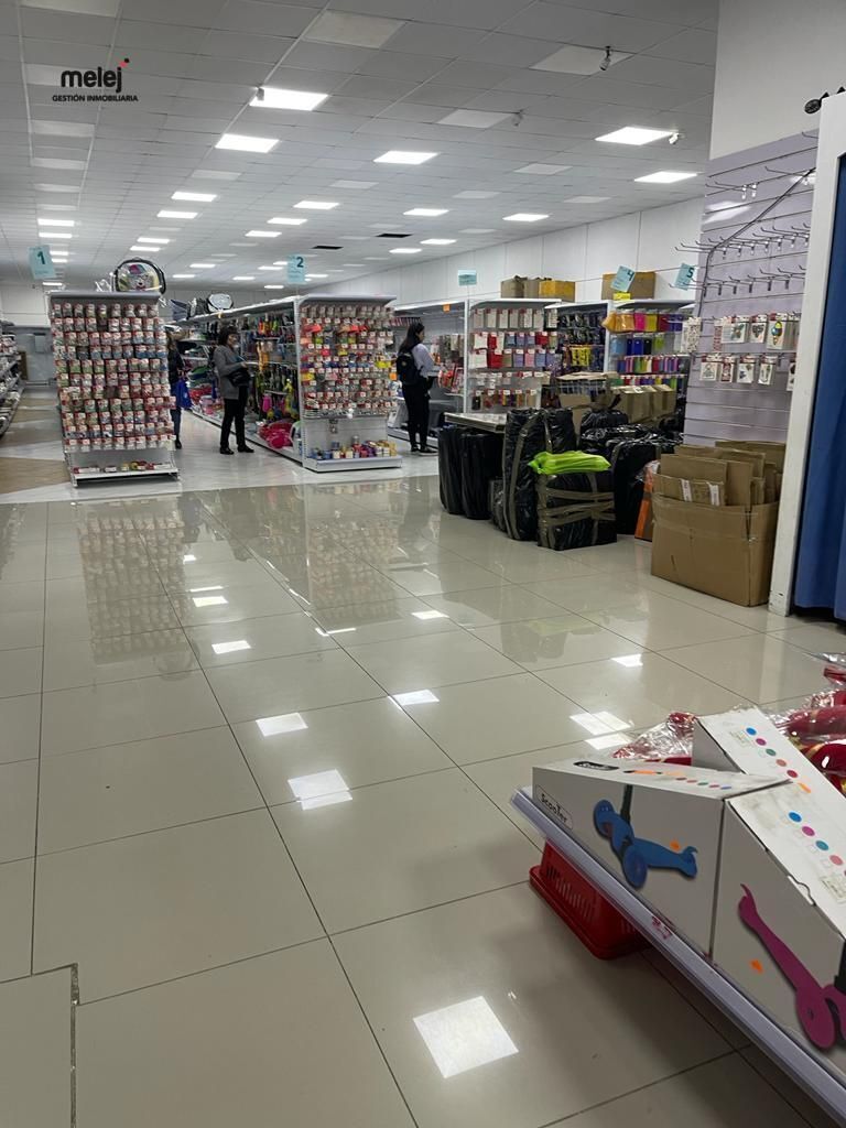 1 de 5: Pasillo local