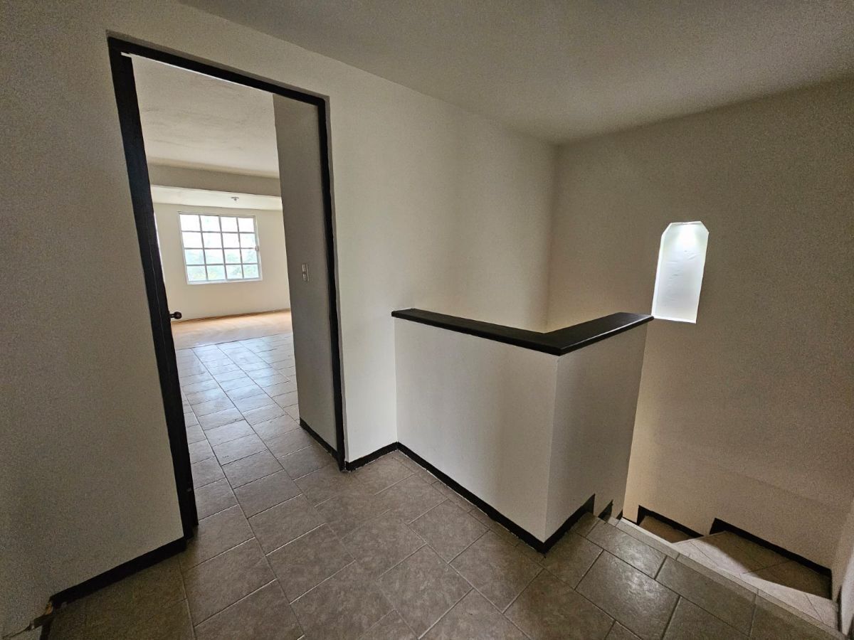 19 de 32: REC PRINCIPAL CON BAÑO COMPLETO, CLOSET Y TERRAZA