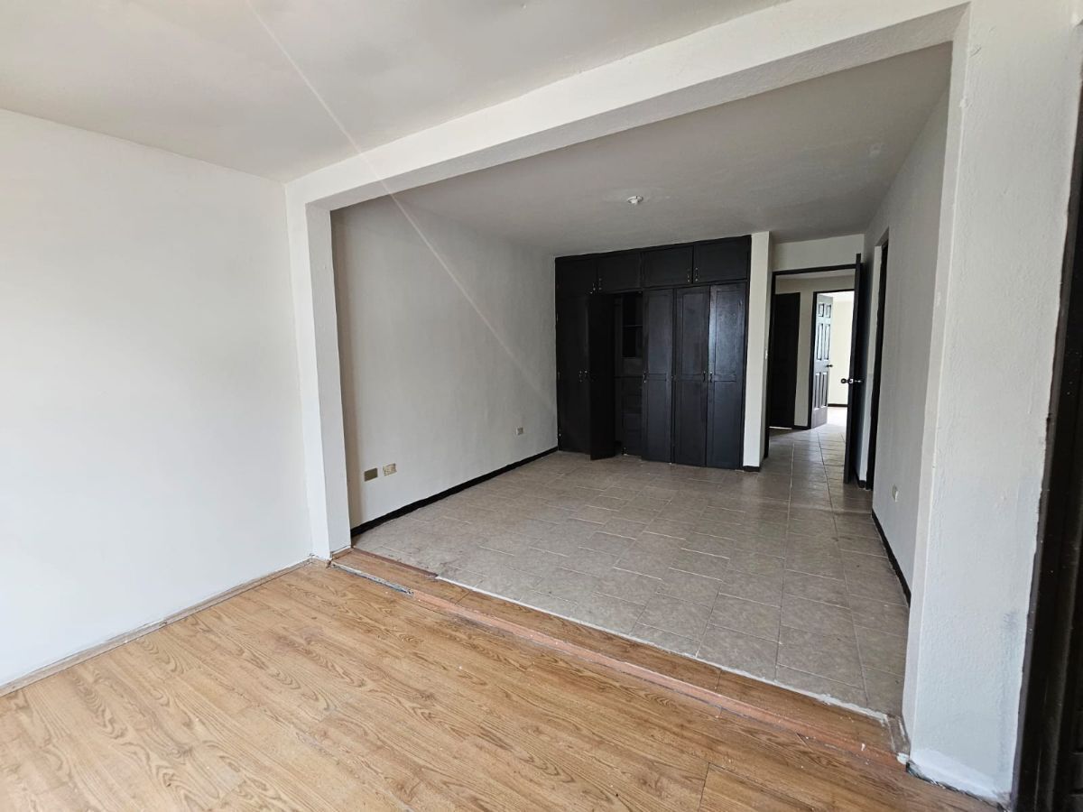 21 de 32: REC PRINCIPAL CON BAÑO COMPLETO, CLOSET Y TERRAZA