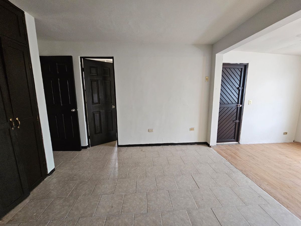 24 de 32: REC PRINCIPAL CON BAÑO COMPLETO, CLOSET Y TERRAZA