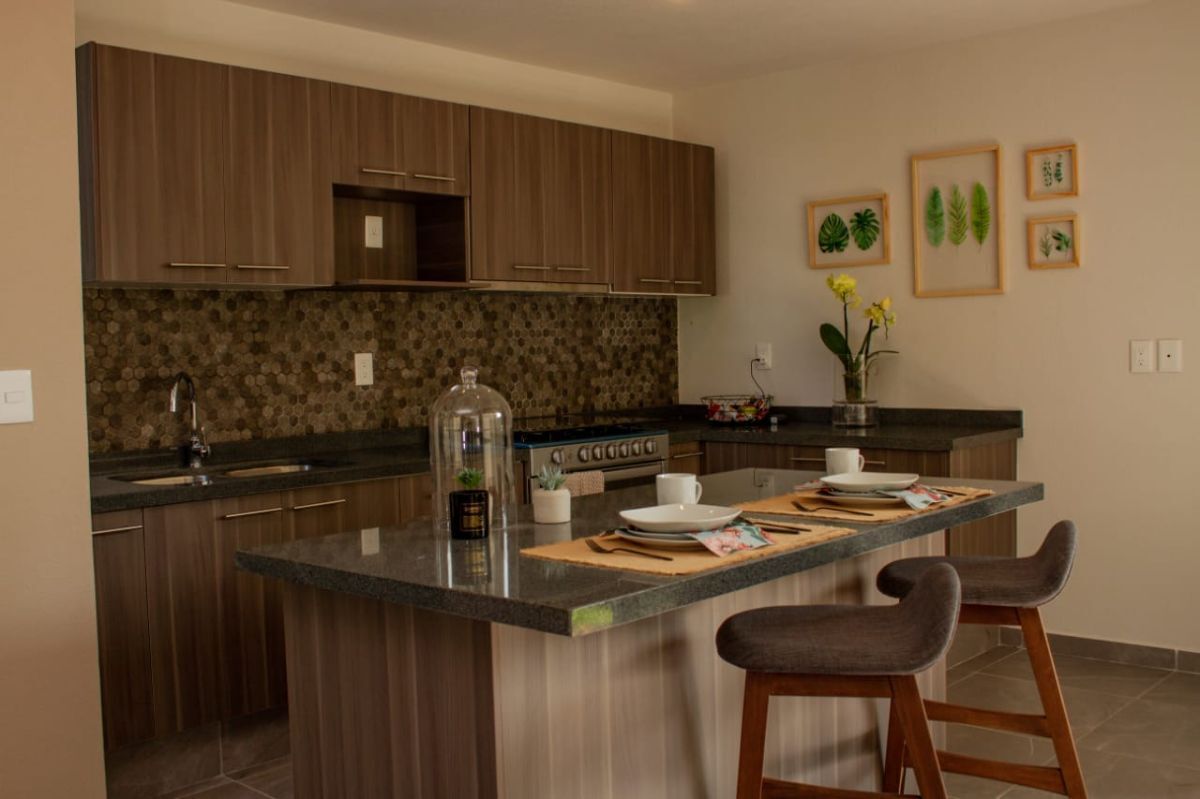 4 of 10: Cocina equipada