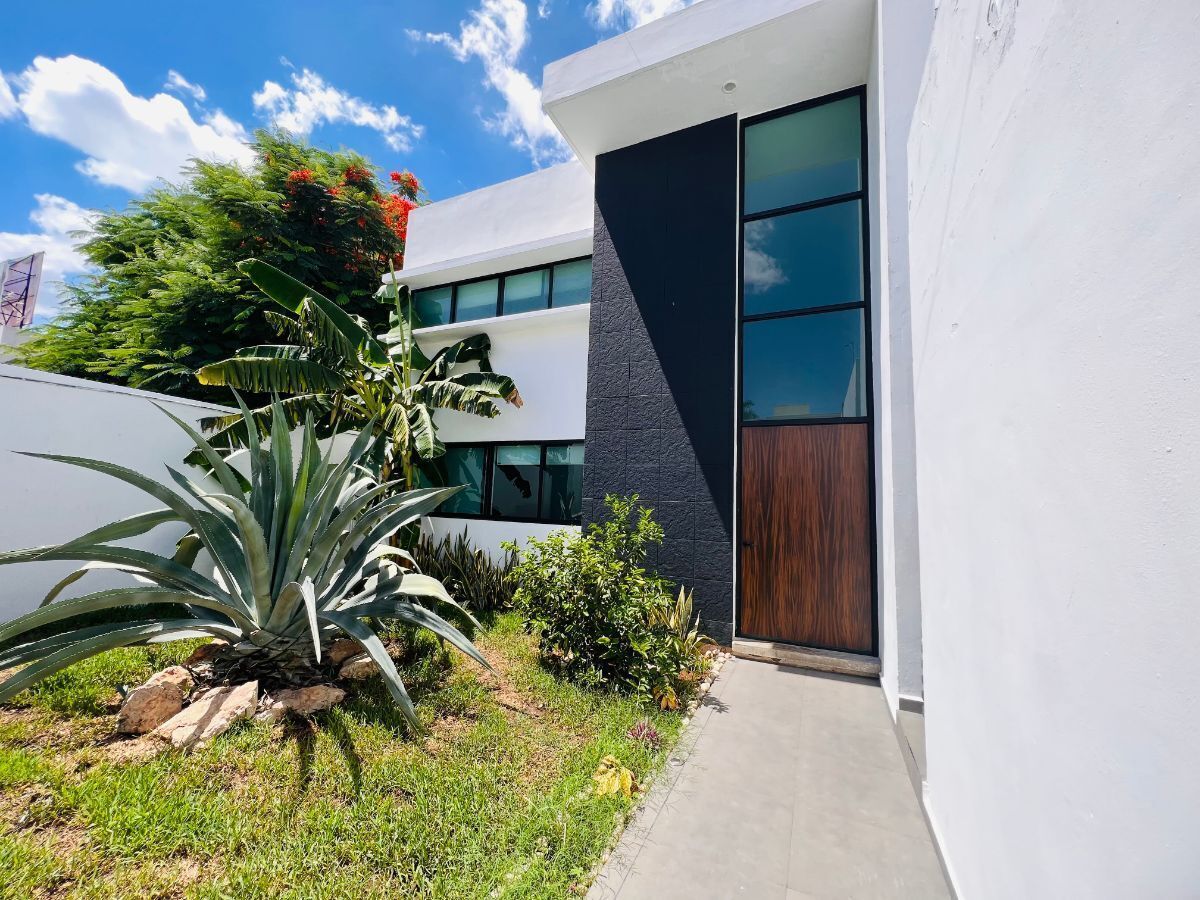 CASA EN VENTA EN EXCELENTE UBICACIÓN EN EL NORTE DE MERIDA - foto 2