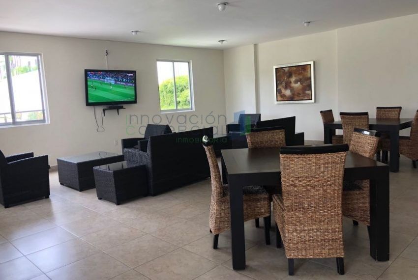 14 de 16: Salón de lectura y tv